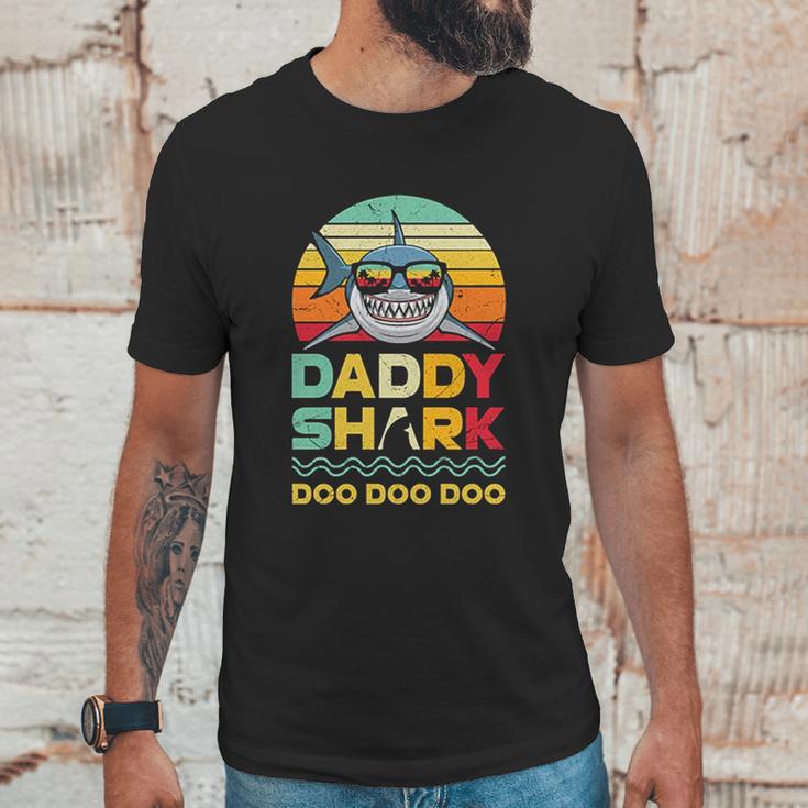 Retro Vintage Daddy Shark Doo Doo Men T-Shirt