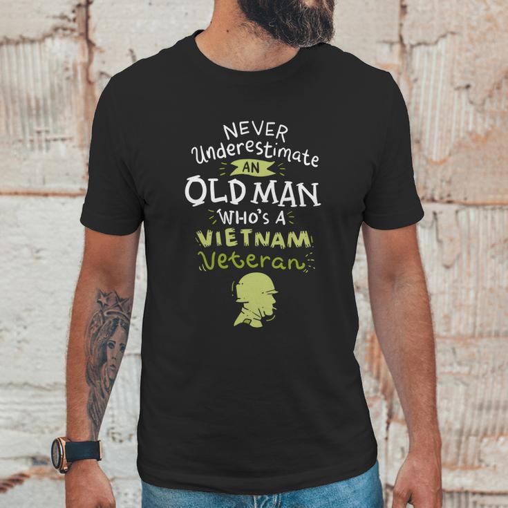 Never Underestimate An Old Whos A Vietnam Veteran Gift Graphic Design Printed Casual Daily Basic Men T-Shirt