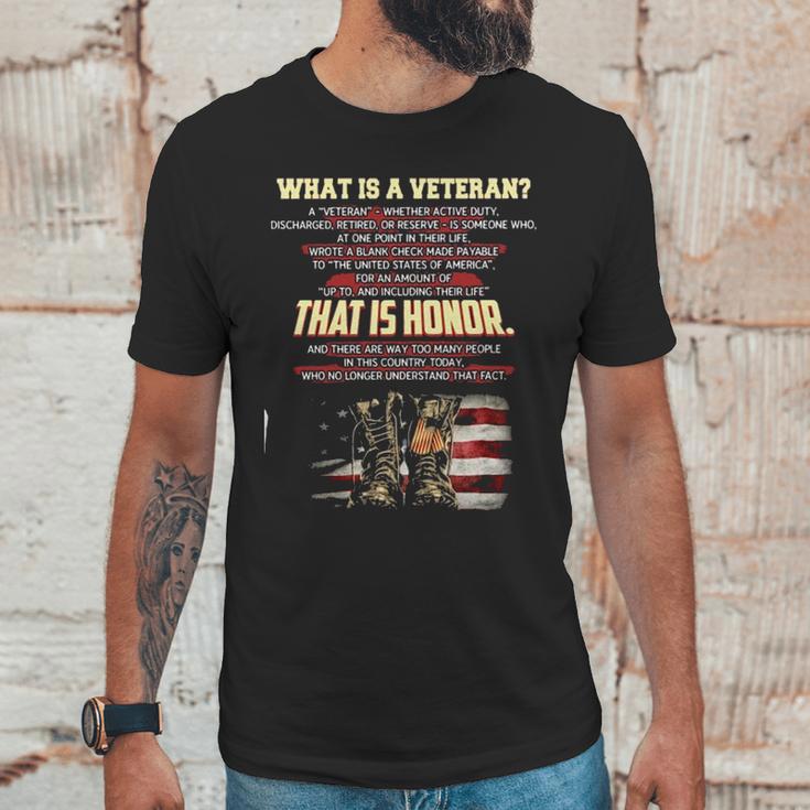 What Is A Veteran That Is Honor 2022 New Gift Men T-Shirt