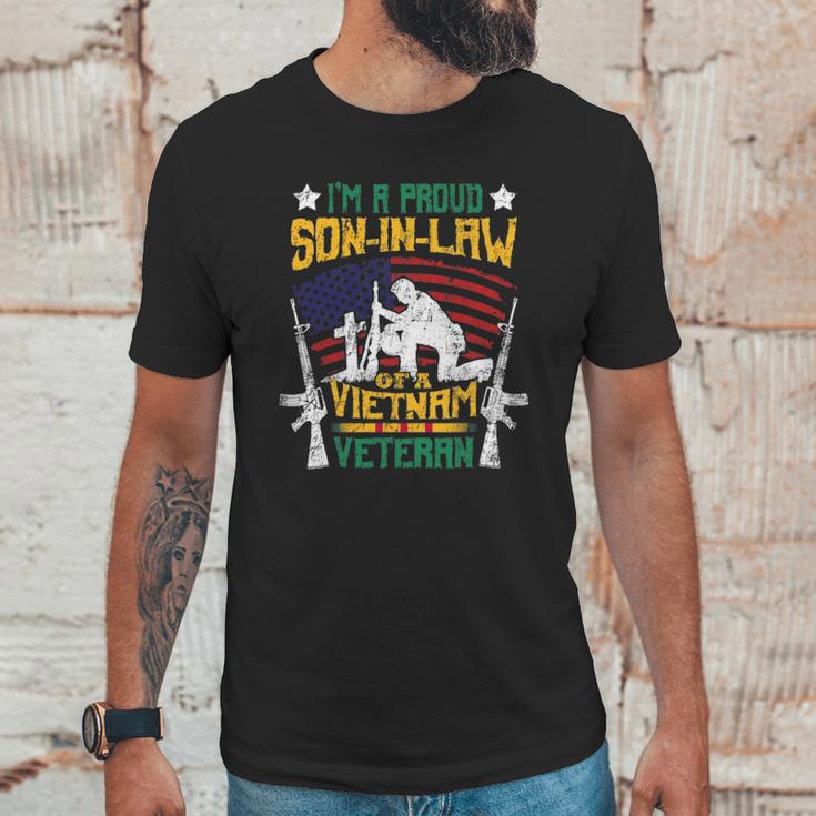 Veteran Proud Son In Law Of A Vietnam Veteran Men T-Shirt