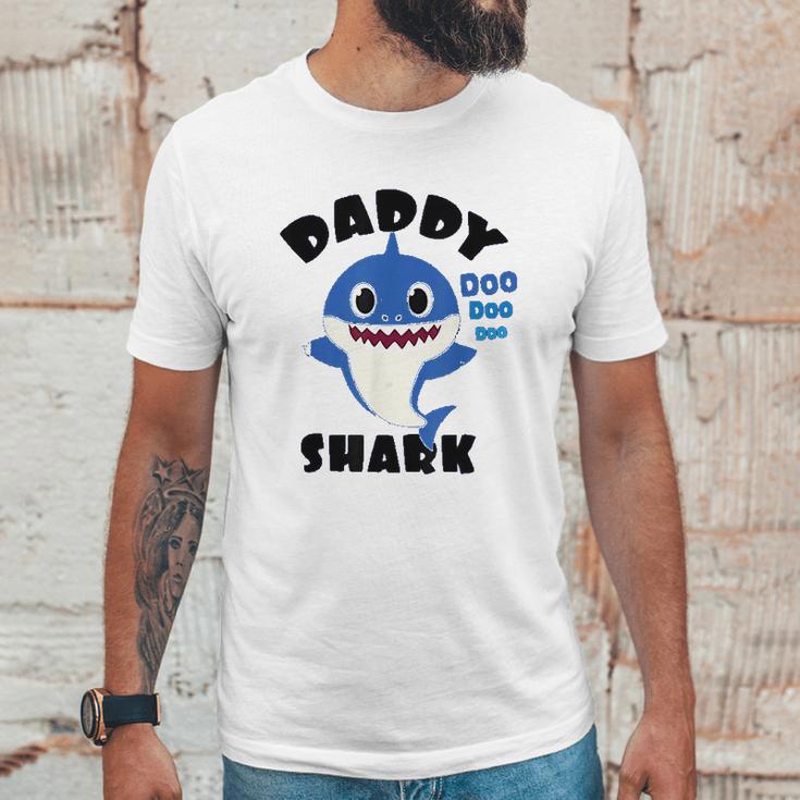 Daddy Shark Gift For Dad Shark Baby Cute Men T-Shirt