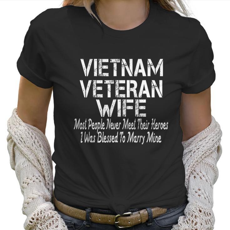 Great Vietnam Veteran Wife Gift Graphic Design Printed Casual Daily Basic Women T-Shirt