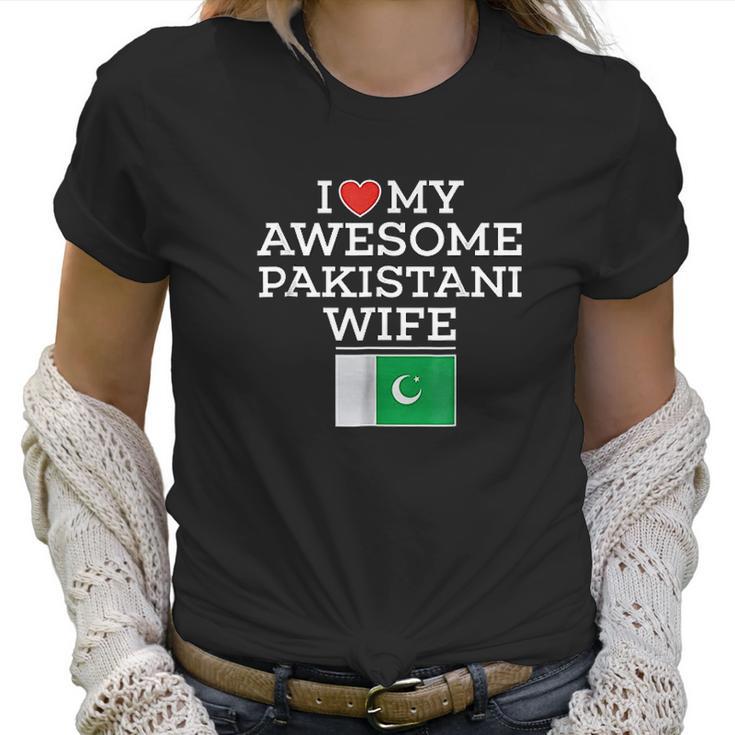 I Love My Awesome Pakistani Wife Flag Heart For Husband Women T-Shirt