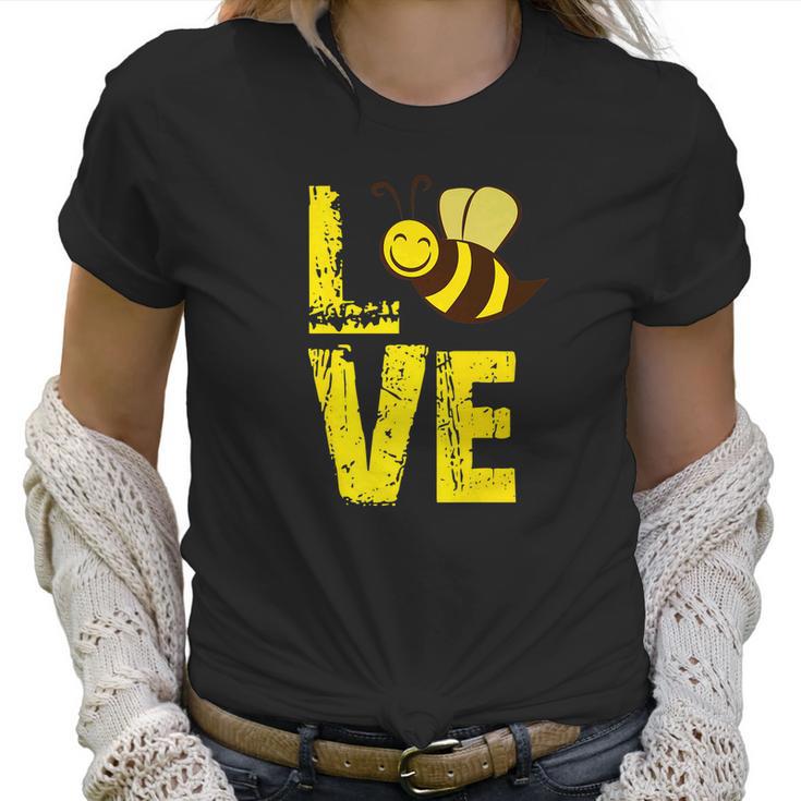 Love Bees Whisperer Beekeeper Honey Pollen Gifts 2 Women T-Shirt