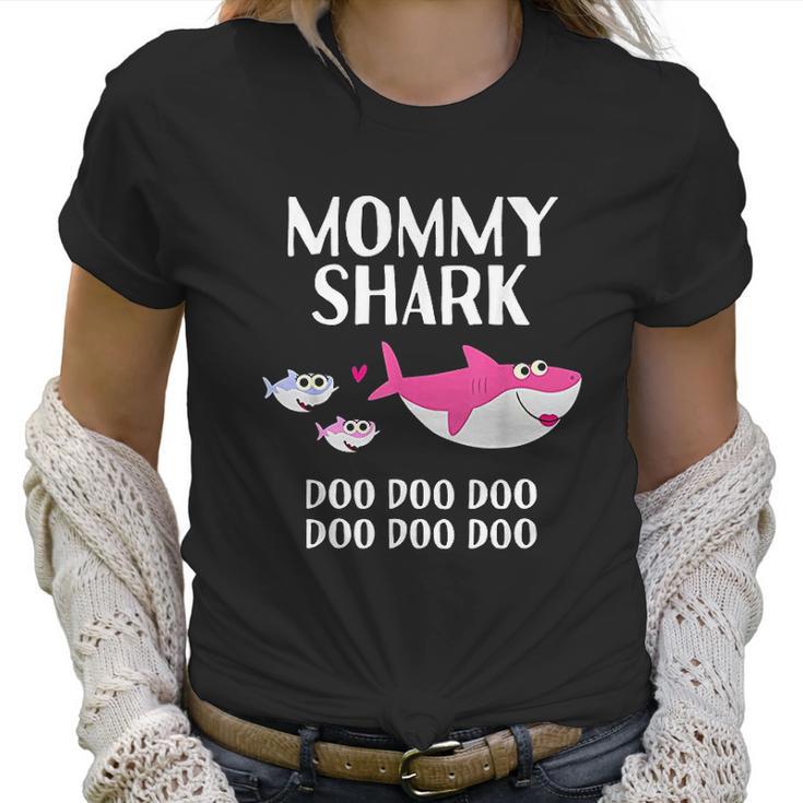 Mommy Shark Doo Doo Mothers Day Gift Women T-Shirt