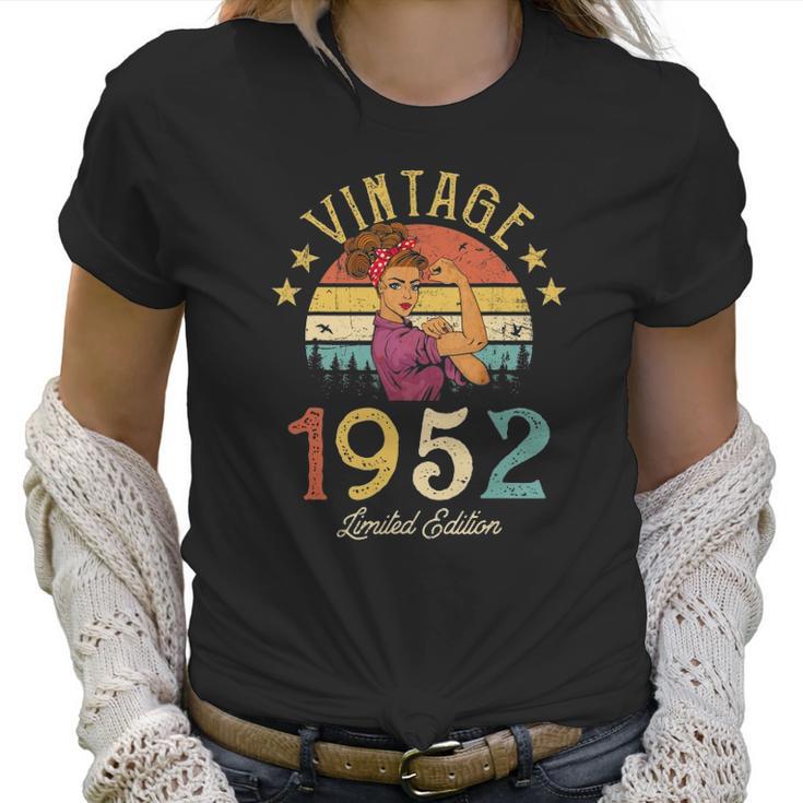 Vintage 1952 Made In 1952 70Th Birthday Women 70 Years Old Women T-Shirt