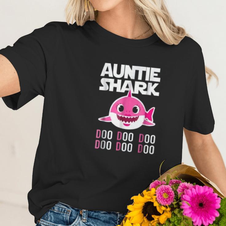 Auntie Shark Doo Doo Doo Baby Shark Women T-Shirt Gifts for Her