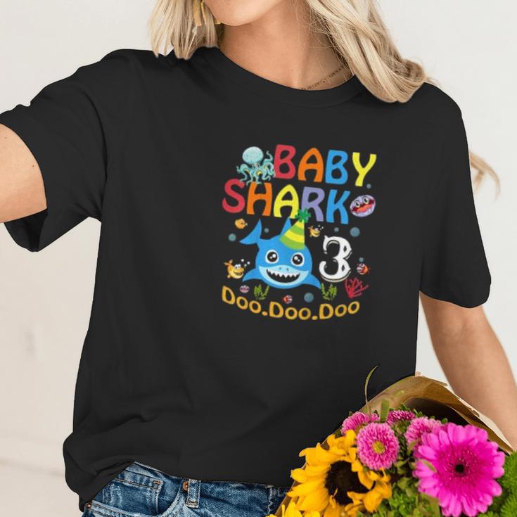 Baby Shark Mom Doo Doo Doo Women T-Shirt Gifts for Her