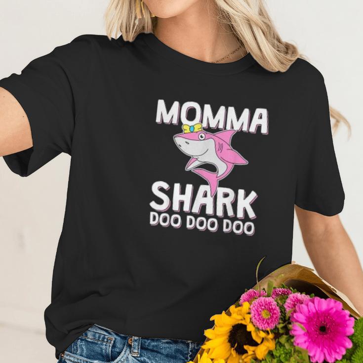 Baby Shark Momma Shark Doo Doo Doo Women T-Shirt Gifts for Her