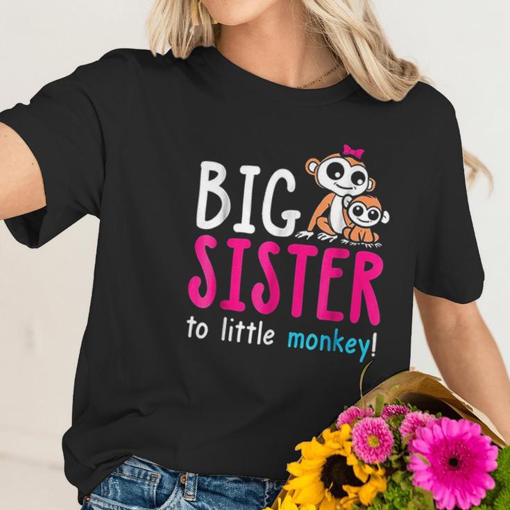 Big Sister To A Lil Monkey Sister Presents Women T-Shirt Gifts for Her