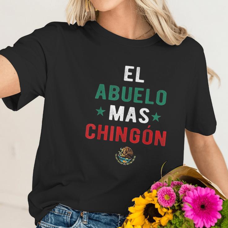 El Abuelo Mas Chingon Spanish Teachers Fathers Day Gifts Women T-Shirt Gifts for Her