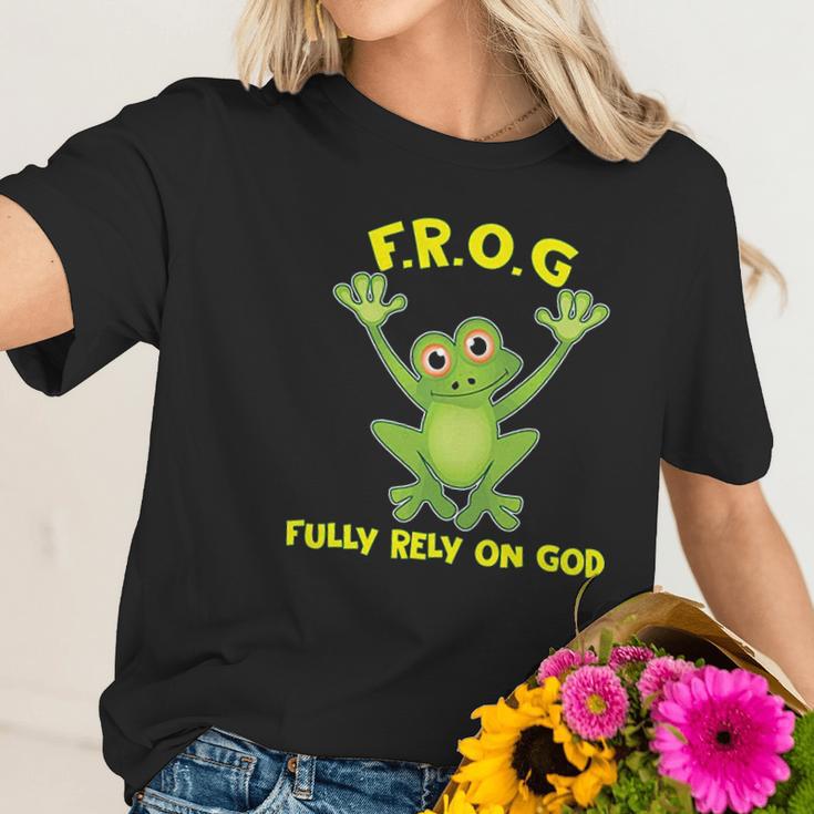 Frog Fully Rely On God Christianity Gift Women T-Shirt Gifts for Her