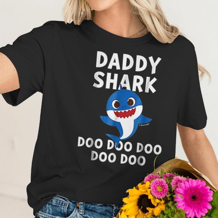 Funny Daddy Shark Doo Doo Best Christmas Gifts For Dad Women T-Shirt Gifts for Her