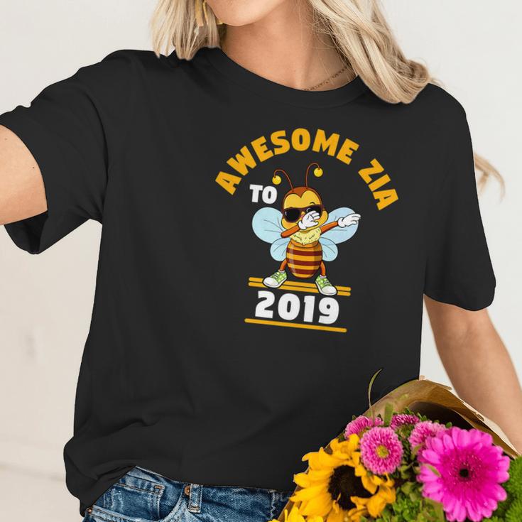 Future Zia Dabbing Bee Aunt To Be 2019 Women T-Shirt Gifts for Her