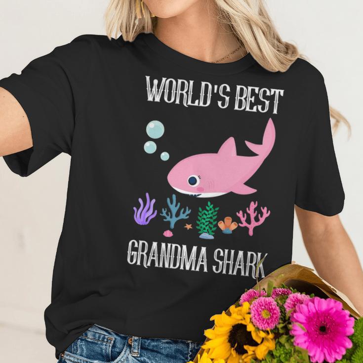 Grandma Gift Worlds Best Grandma Shark Women T-Shirt Gifts for Her