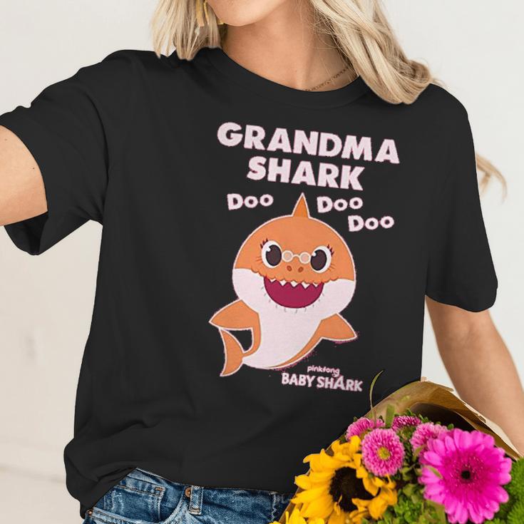 Grandma Shark Doo Doo Doo Baby Shark Nana Women T-Shirt Gifts for Her