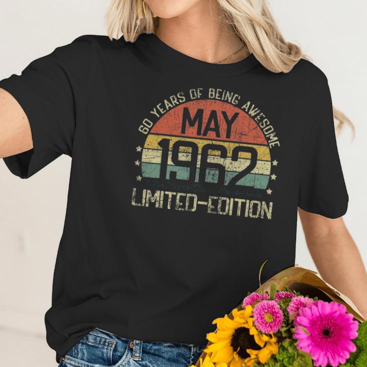 May 1962 Vintage 60 Years Old 60Th Birthday Men Women Women T-Shirt Gifts for Her