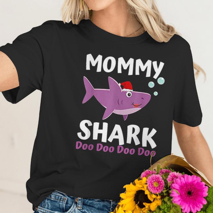 Mommy Shark Christmas Women T-Shirt Gifts for Her