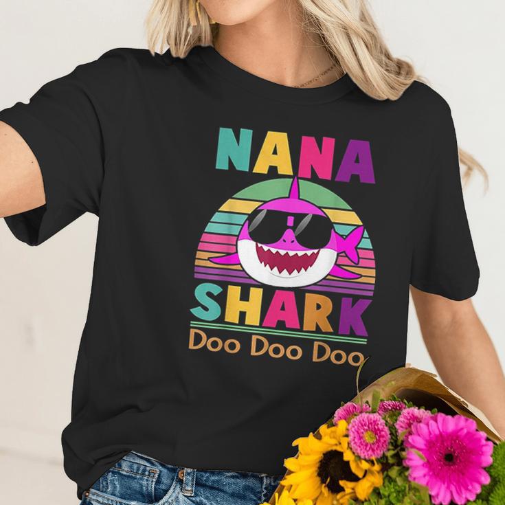 Nana Shark Gift Doo Doo Doo Women T-Shirt Gifts for Her