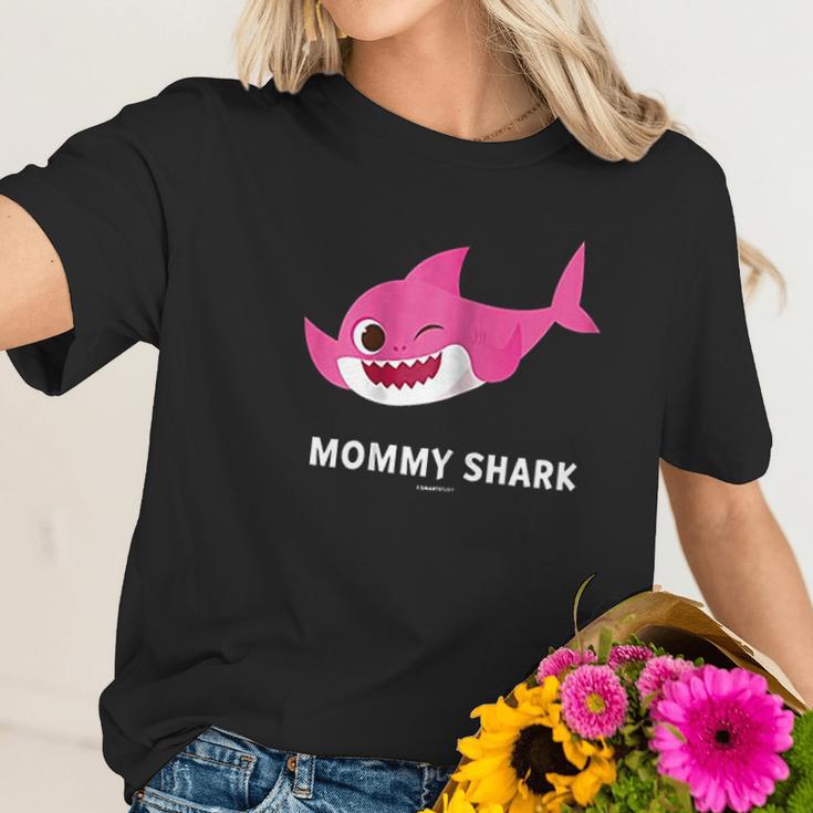 Pinkfong Mommy Shark Official Women T-Shirt Gifts for Her