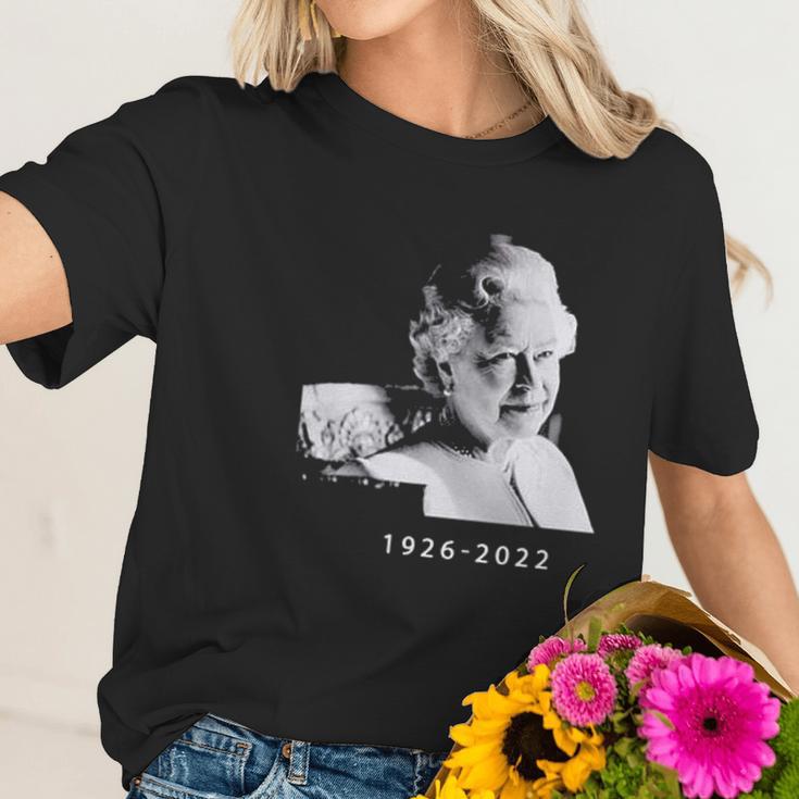 RIP Queen Elizabeth II Classic1926-2022 Men Women T-Shirt Graphic Print Casual Unisex Tee Women T-Shirt Gifts for Her