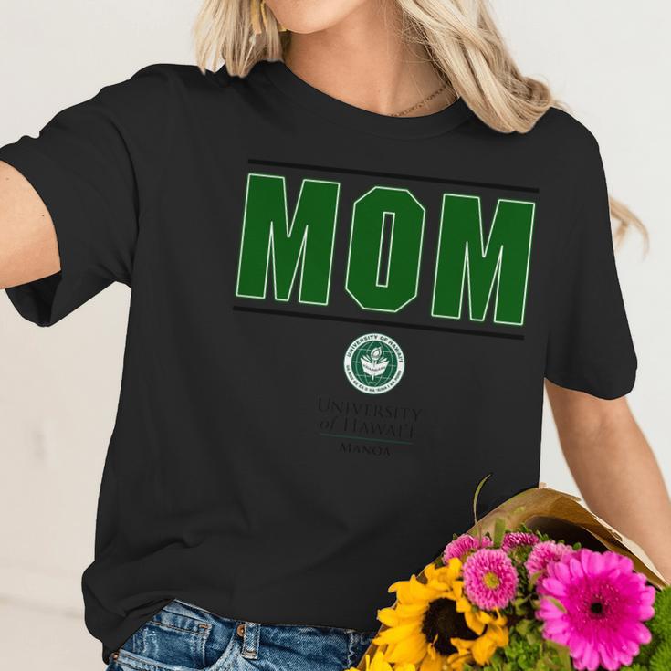 University Of Hawaii At Manoa Proud Mom Parents Day 2020 Women T-Shirt Gifts for Her