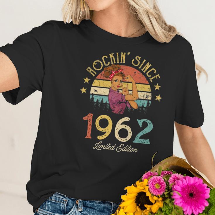 Vintage 1962 Rockin Since 60Th Birthday Women 60 Years Old Women T-Shirt Gifts for Her