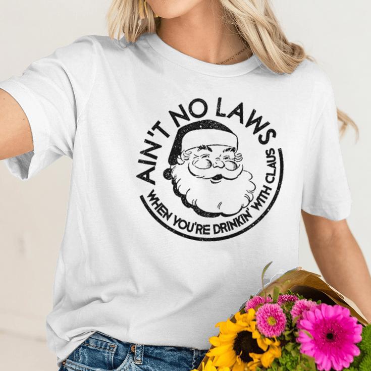 Aint No Laws When Youre Drinking With Claus Christmas Women T-Shirt Gifts for Her