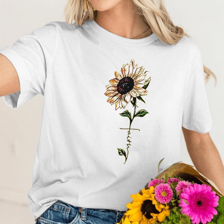 Foulian Sunflower Faith Cross Faith Christian Women T-Shirt Gifts for Her