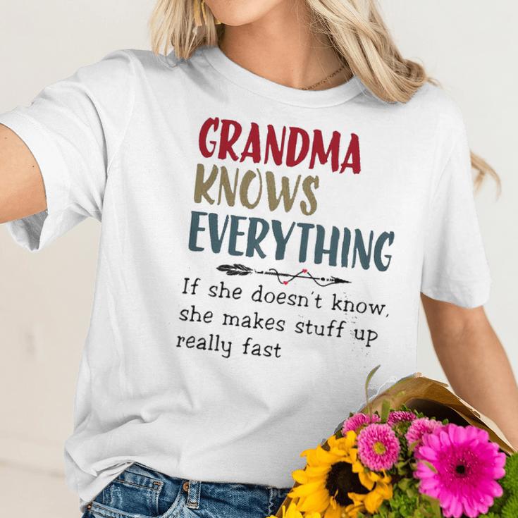 Grandma Knows Everything Womens Funny Grandma Women T-Shirt Gifts for Her