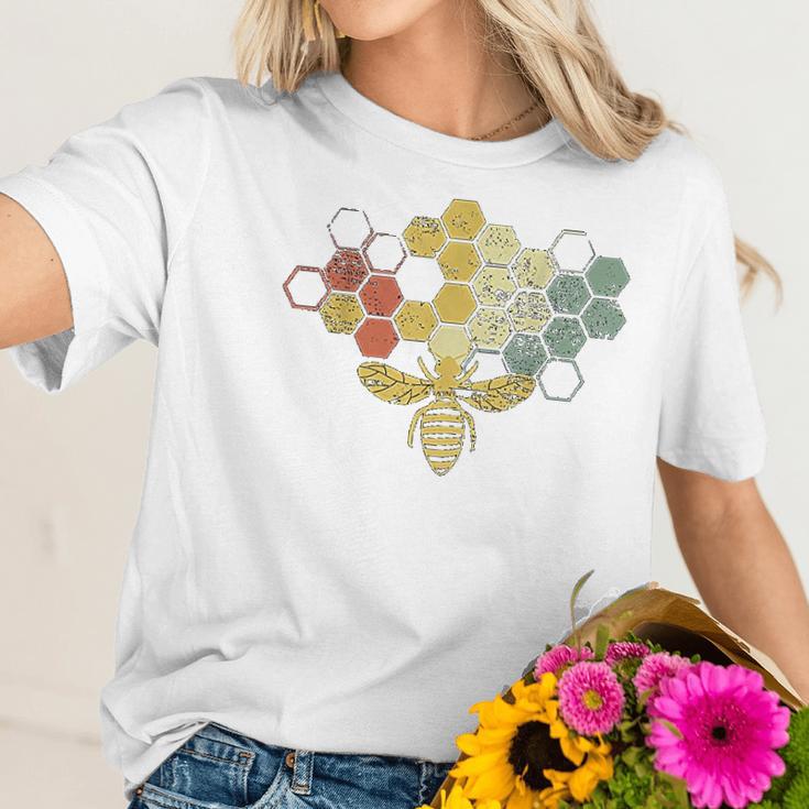 Vintage Beekeeper Honey Bee Women T-Shirt Gifts for Her