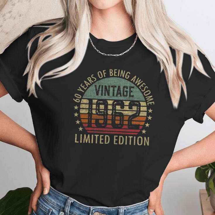 60 Years Gifts Old Vintage 1962 Limited Edition 60Th Birthday Women T-Shirt Gifts for Women