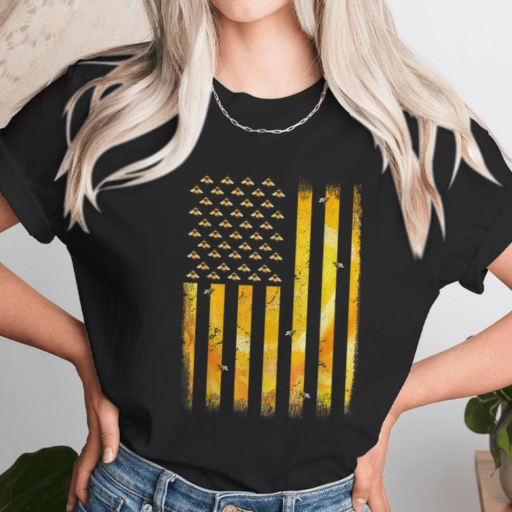 American Flag Honey Bee Honeycomb Beekeeper Beekeeping Women T-Shirt Gifts for Women