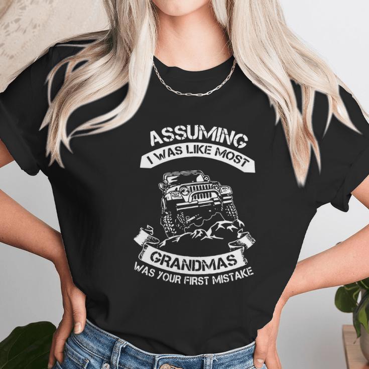 Assuming Jeep Grandma Women T-Shirt Gifts for Women