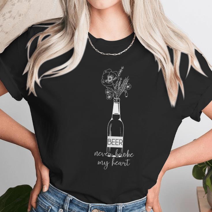 Beer Never Broke My Heart Funny New Trend 2022 Women T-Shirt Gifts for Women