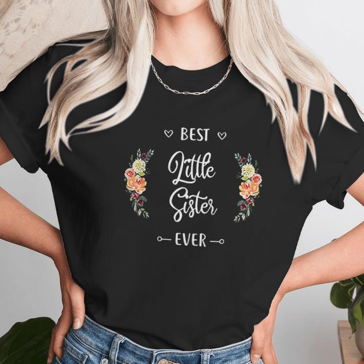 Best Little Sister Ever Lil Sis Gift Women T-Shirt Gifts for Women