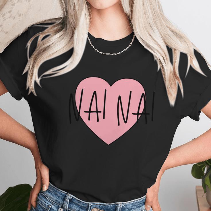 Chinese Grandma Nai Nai Grandmother Pink Heart Nai Nai Funny Gift Women T-Shirt Gifts for Women