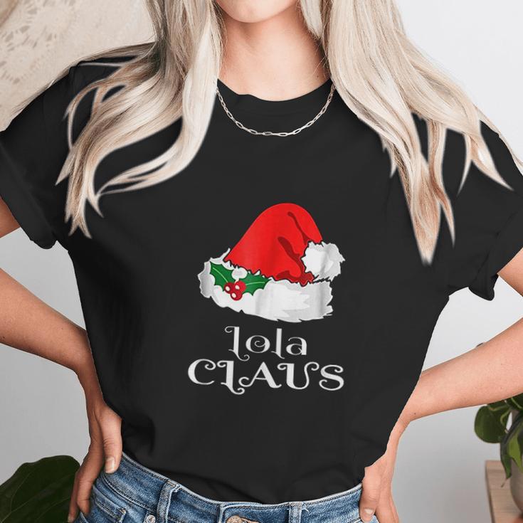 Christmas Lola Claus Matching Pinay Santa Hat Women T-Shirt Gifts for Women