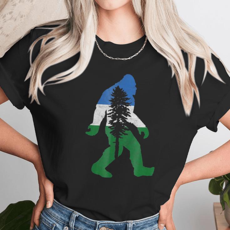 Doug Flag Bigfoot Sasquatch Retro Cascadia Design Men Women T-Shirt Graphic Print Casual Unisex Tee Women T-Shirt Gifts for Women