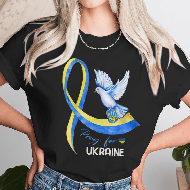 Dove Ukraine Ukrainian Ribbon Pray For Ukraine Free Ukraine Men Women T-Shirt Graphic Print Casual Unisex Tee Women T-Shirt Gifts for Women