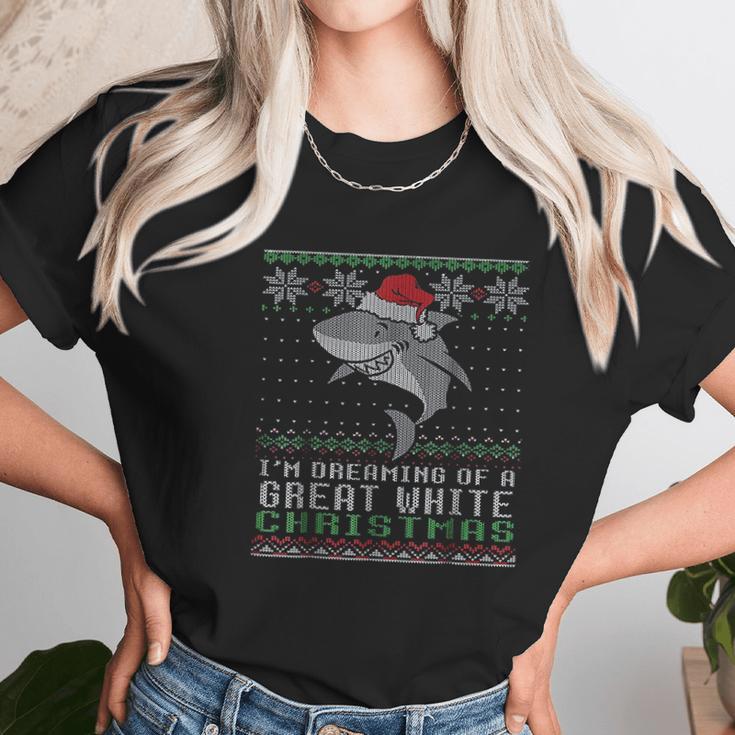 Im Dreaming Of A Great White Christmas Shark Women T-Shirt Gifts for Women