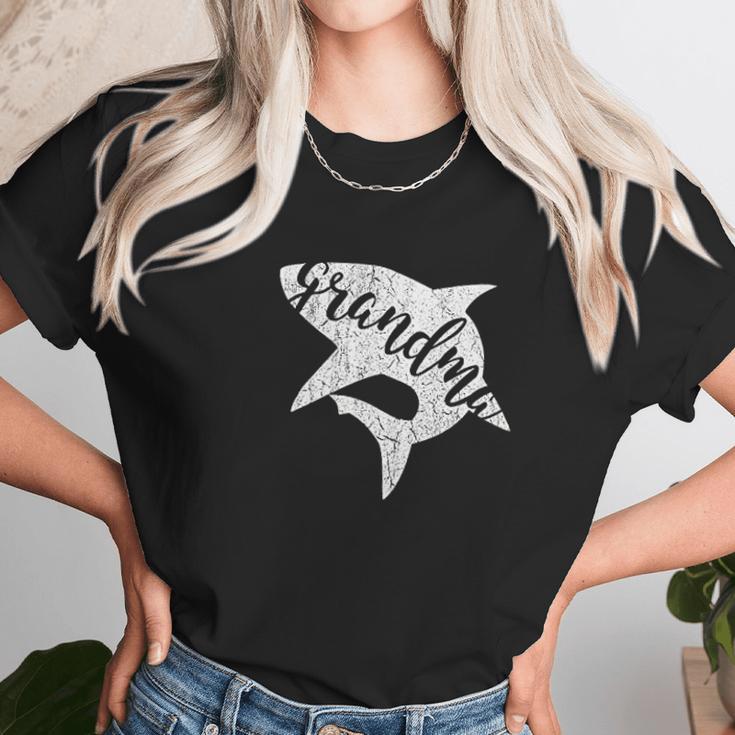 Grandma Shark Matching Family Women T-Shirt Gifts for Women