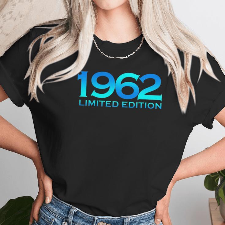 Humor 1962 60 Years Old Bday Men Women 60Th Birthday Women T-Shirt Gifts for Women