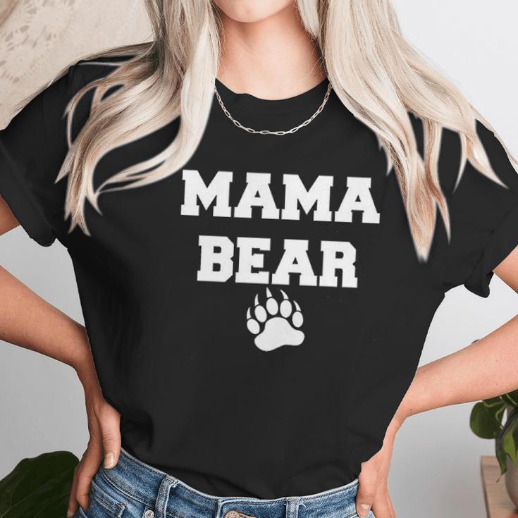 Ladies Mama Bear Cute Mom Mommy Women T-Shirt Gifts for Women