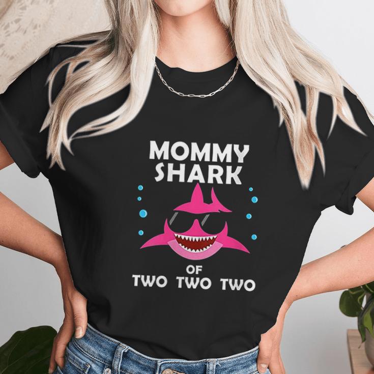 Mommy Shark Of Two Announcement Women T-Shirt Gifts for Women