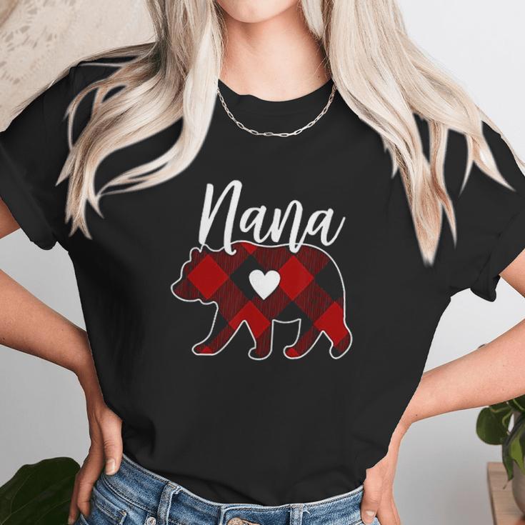 Nana Bear Christmas Buffalo Plaid Red White Women T-Shirt Gifts for Women