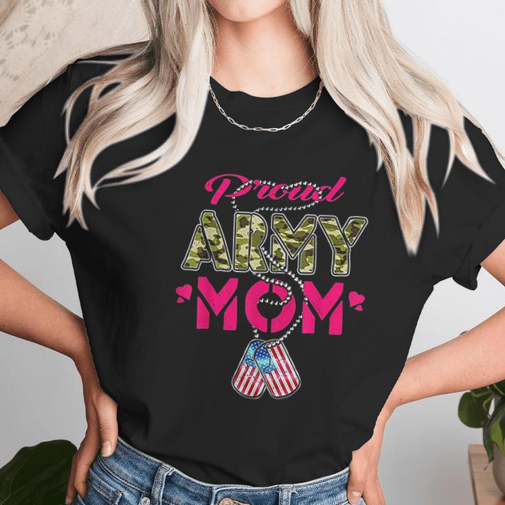 Proud Army Mom Us Flag Women T-Shirt Gifts for Women