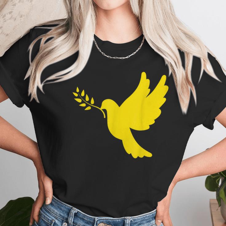 Ukraine Peace Dove Support Ukraine Anti War Men Women T-Shirt Graphic Print Casual Unisex Tee Women T-Shirt Gifts for Women