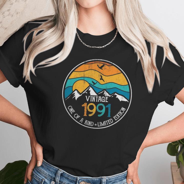 Vintage 1991 31St Birthday Men Women 31 Years Old Women T-Shirt Gifts for Women