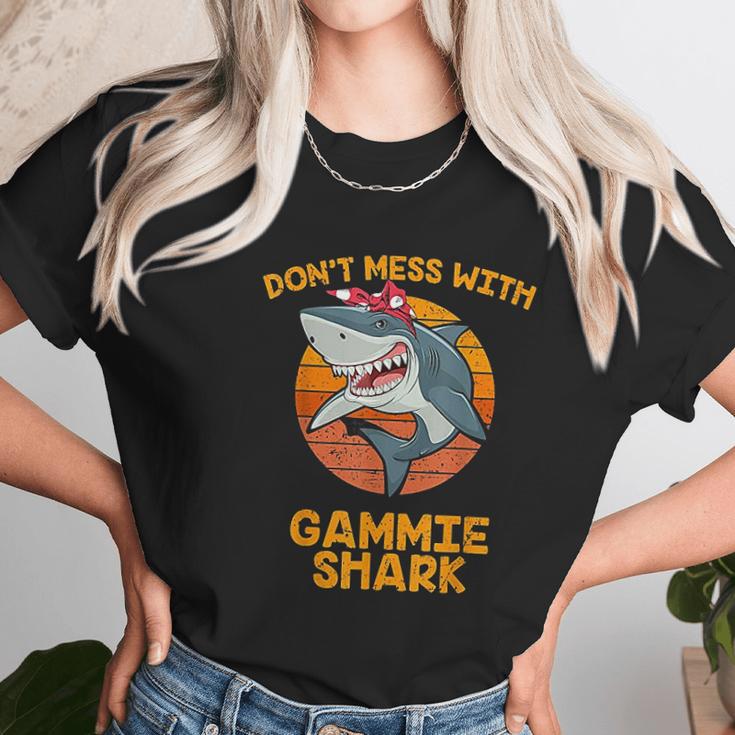 Vintage Dont Mess With Grandma Shark Gammie Gifts Women T-Shirt Gifts for Women